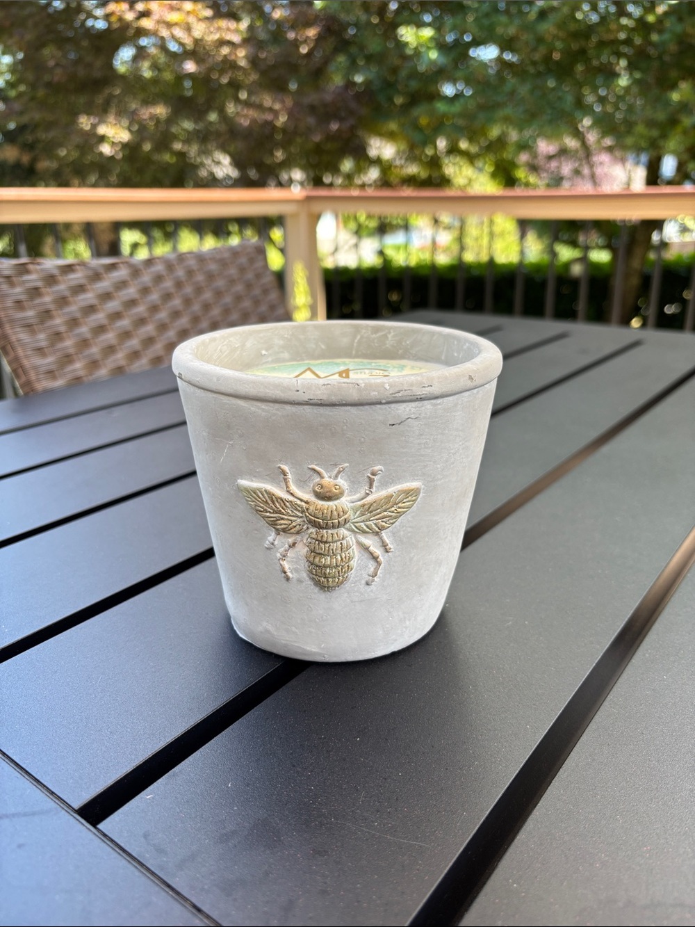 M.STUDIO Citronella Two-Wick Candle with Bee Logo in Light Gray Pot